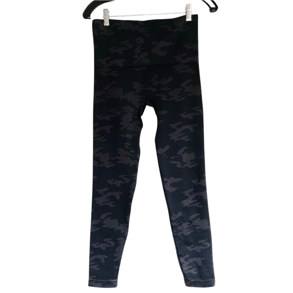 Spanx Look At Me Now Seamless Leggings Black Camo Women’s Large - Picture 5 of 12